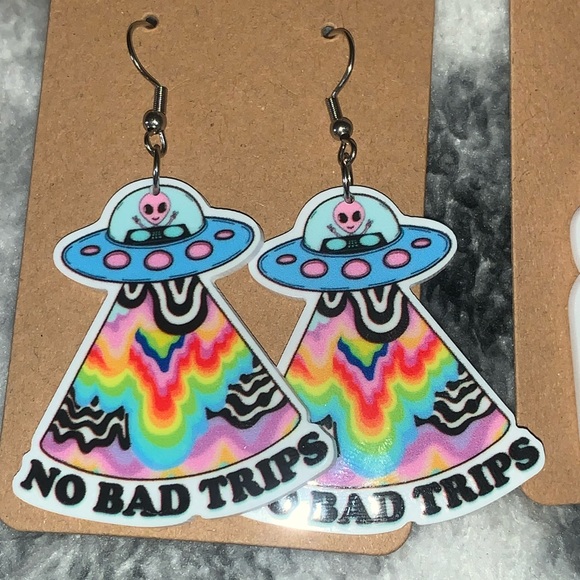 Resin Earrings - Picture 9 of 10